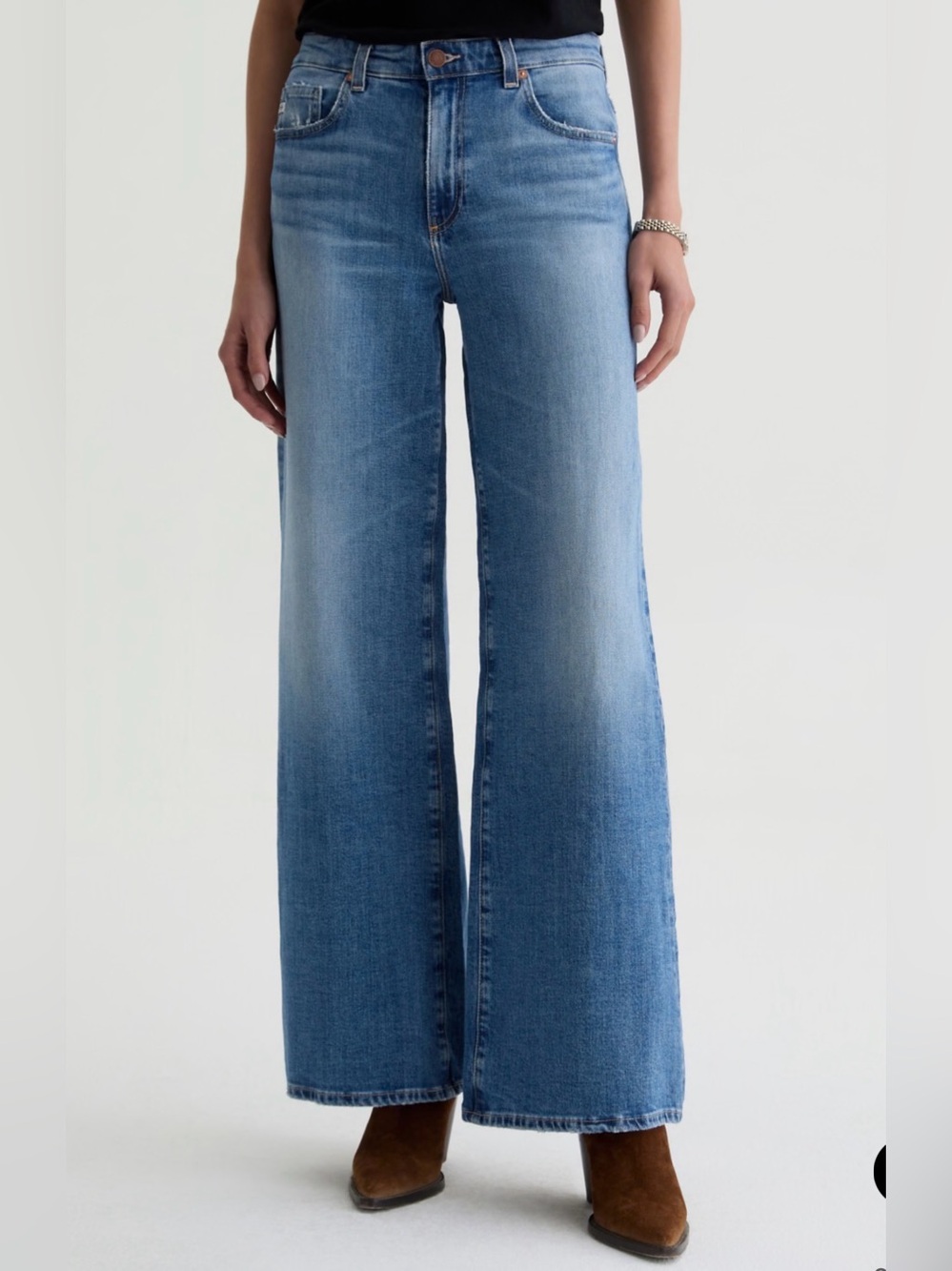 Ag Adriano Goldschmied Saige Wide Leg Jeans, size 30, aged denim